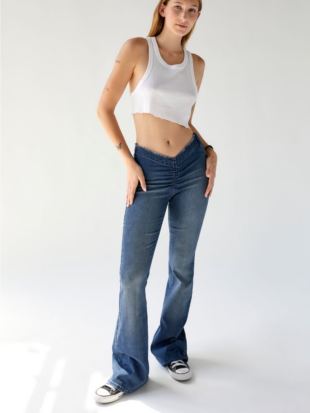 BDG Ruched V Front Flare Jean in light blue, size 24